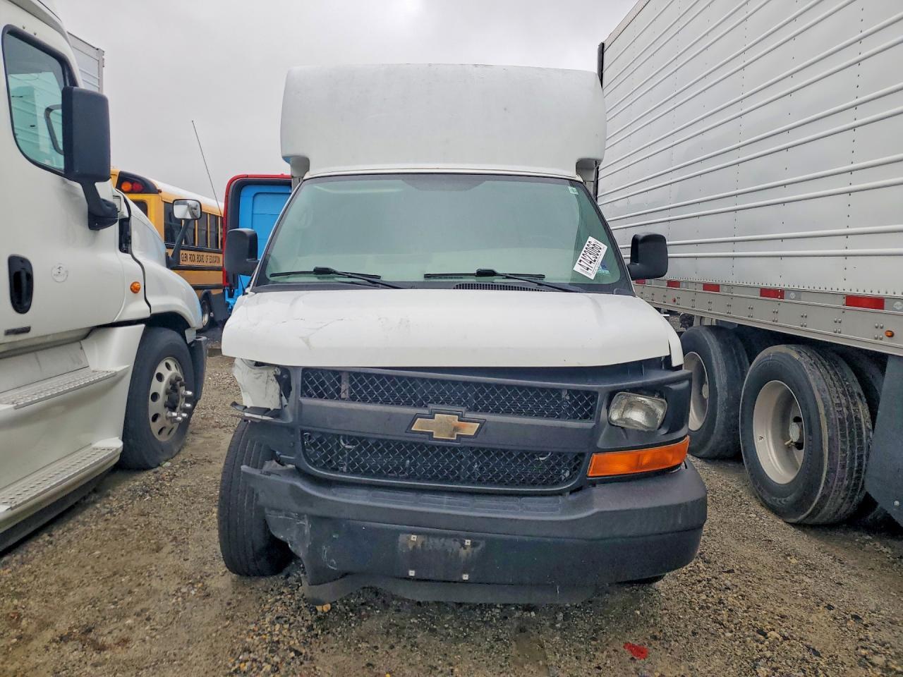 2015 Chevrolet Express G3 - Box Truck - Фото 5