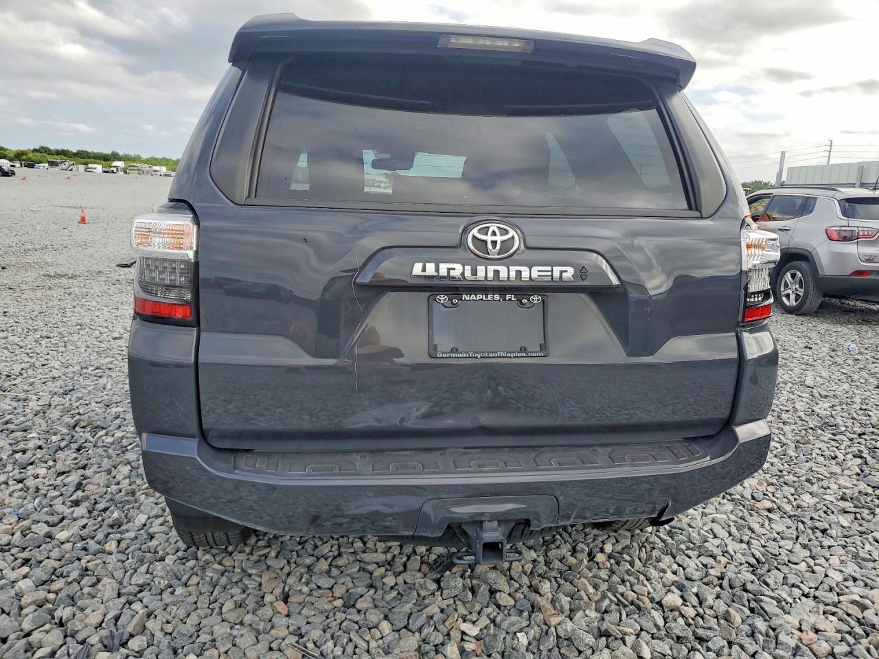 2024 Toyota 4Runner Sr5 Premium - Image 6