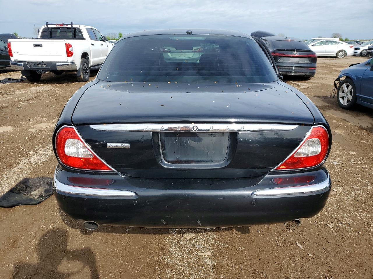 2006 Jaguar Vandenplas - Image 6