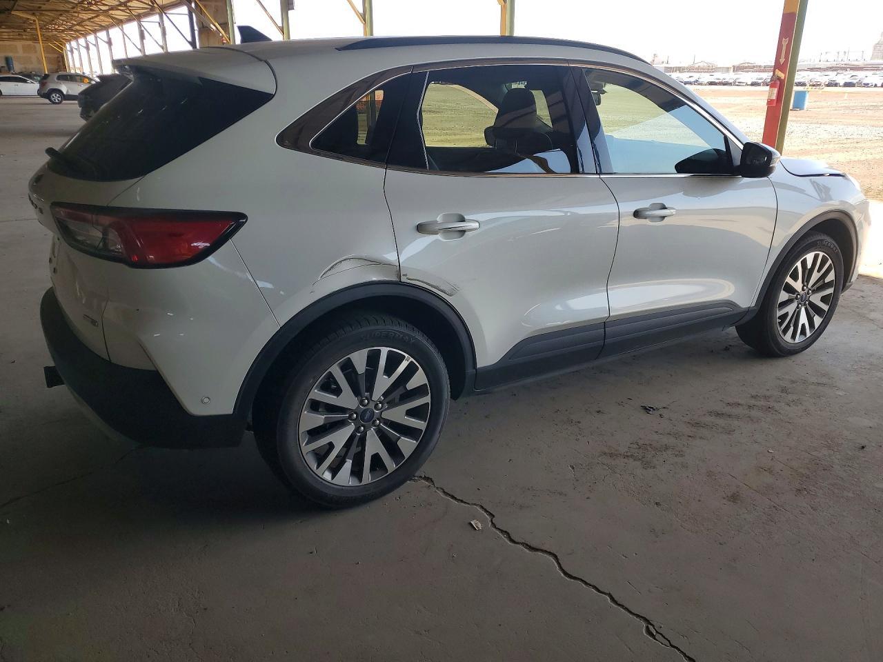 2020 Ford Escape Titanium - Фото 3