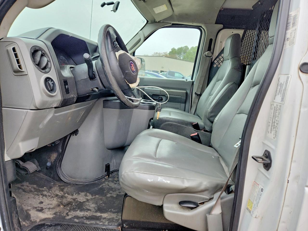 2013 Ford Econoline E250 Van - Фото 7
