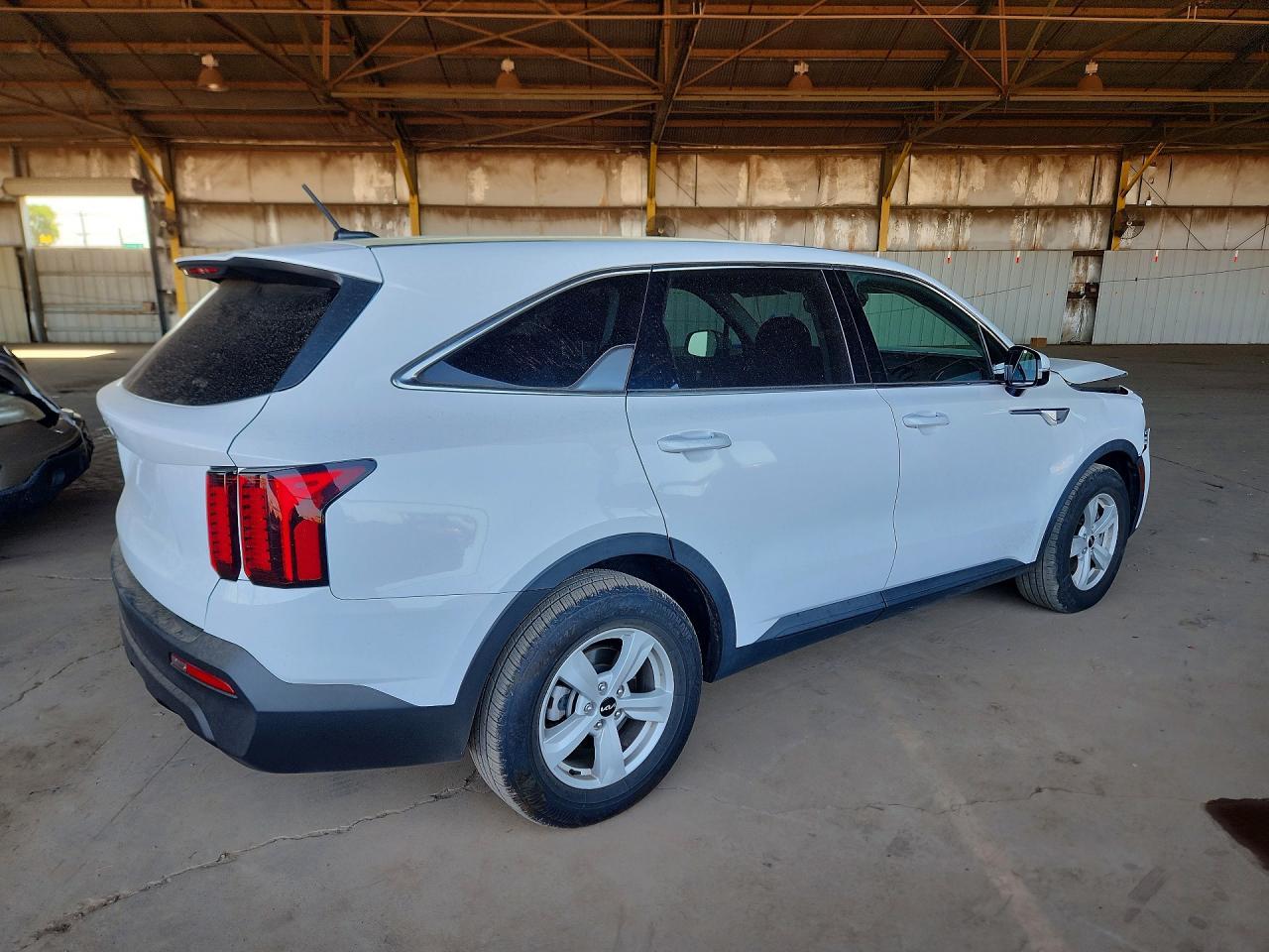 2023 Kia Sorento Lx - Image 3