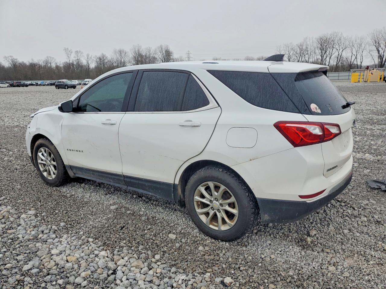 2019 Chevrolet Equinox Lt - Image 2
