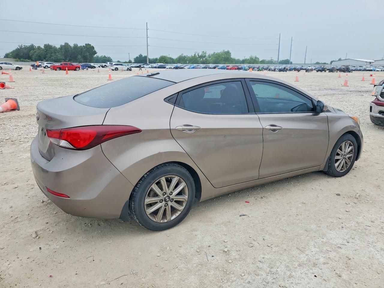 2016 Hyundai Elantra Se - Image 3