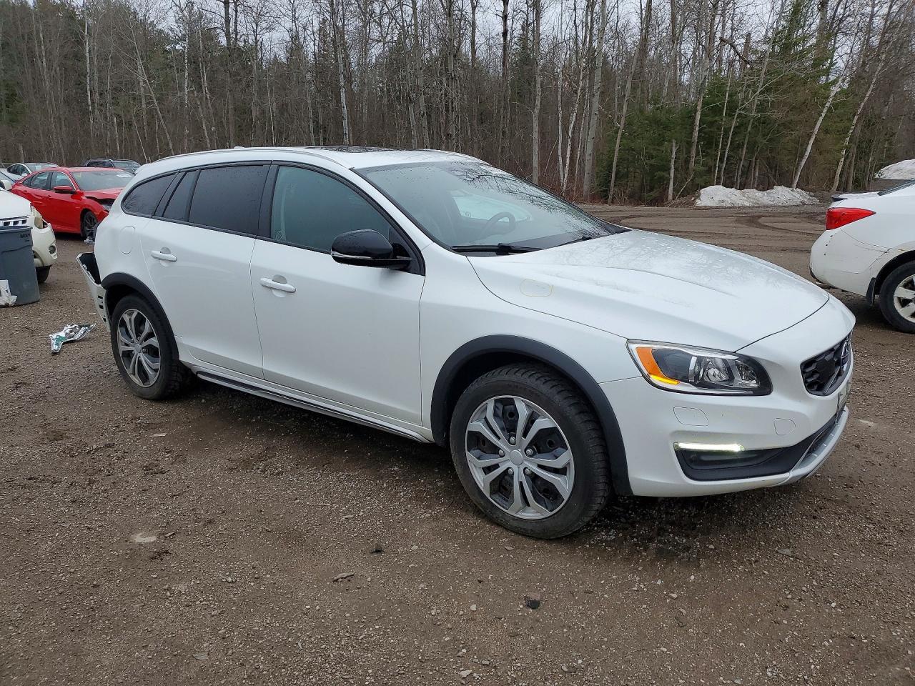 2018 Volvo V60 Cross Country Premier - Фото 4