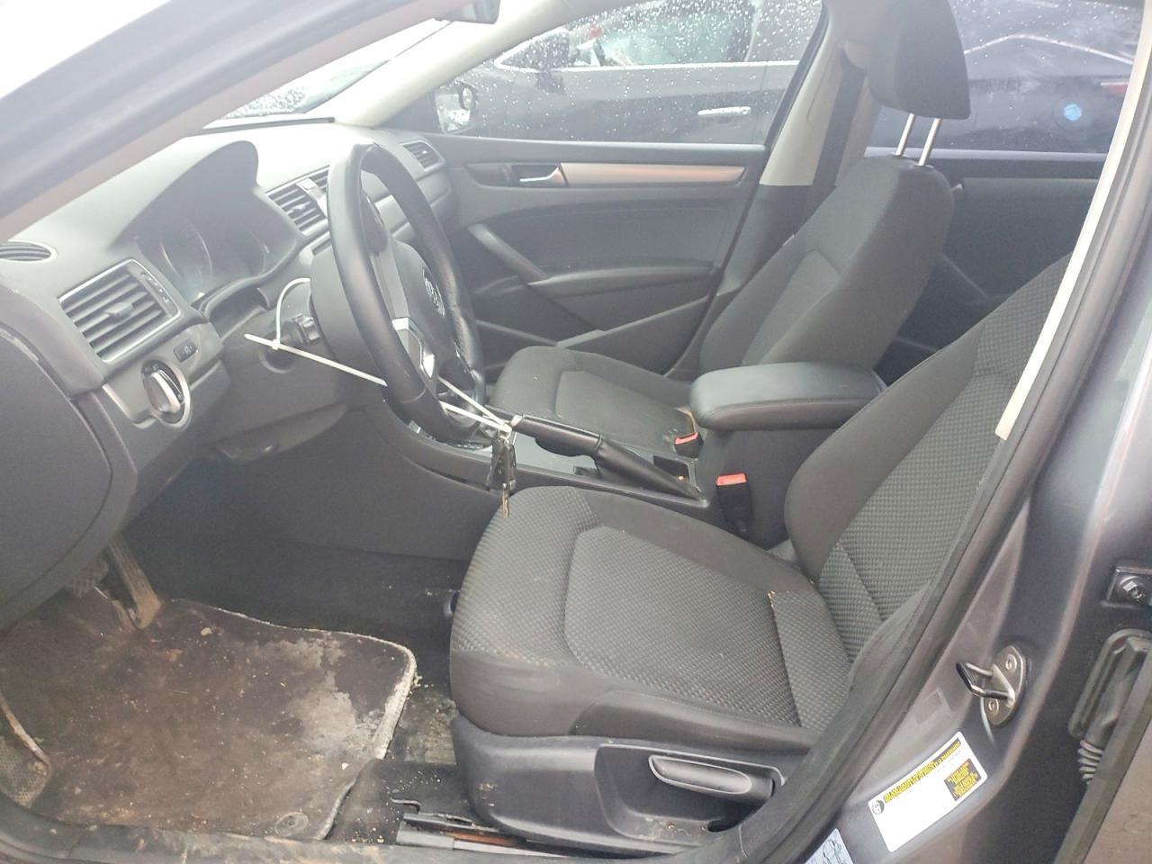 2013 Volkswagen Passat S - Фото 7