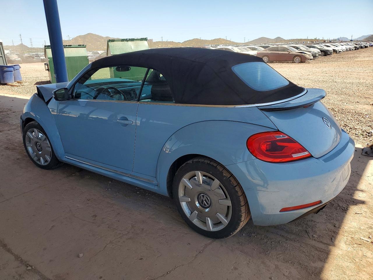 2015 Volkswagen Beetle 1.8T - Image 2