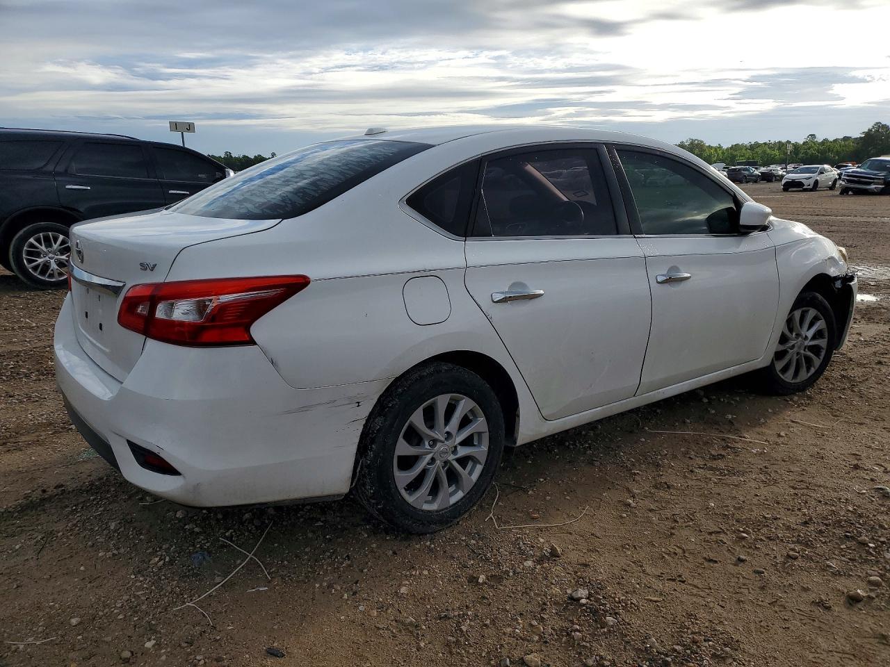 2018 Nissan Sentra Sv - Фото 3