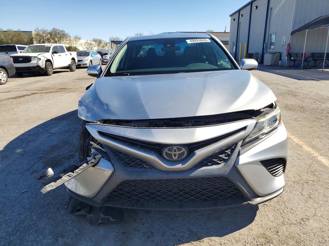 2019 Toyota Camry Se - Фото 5