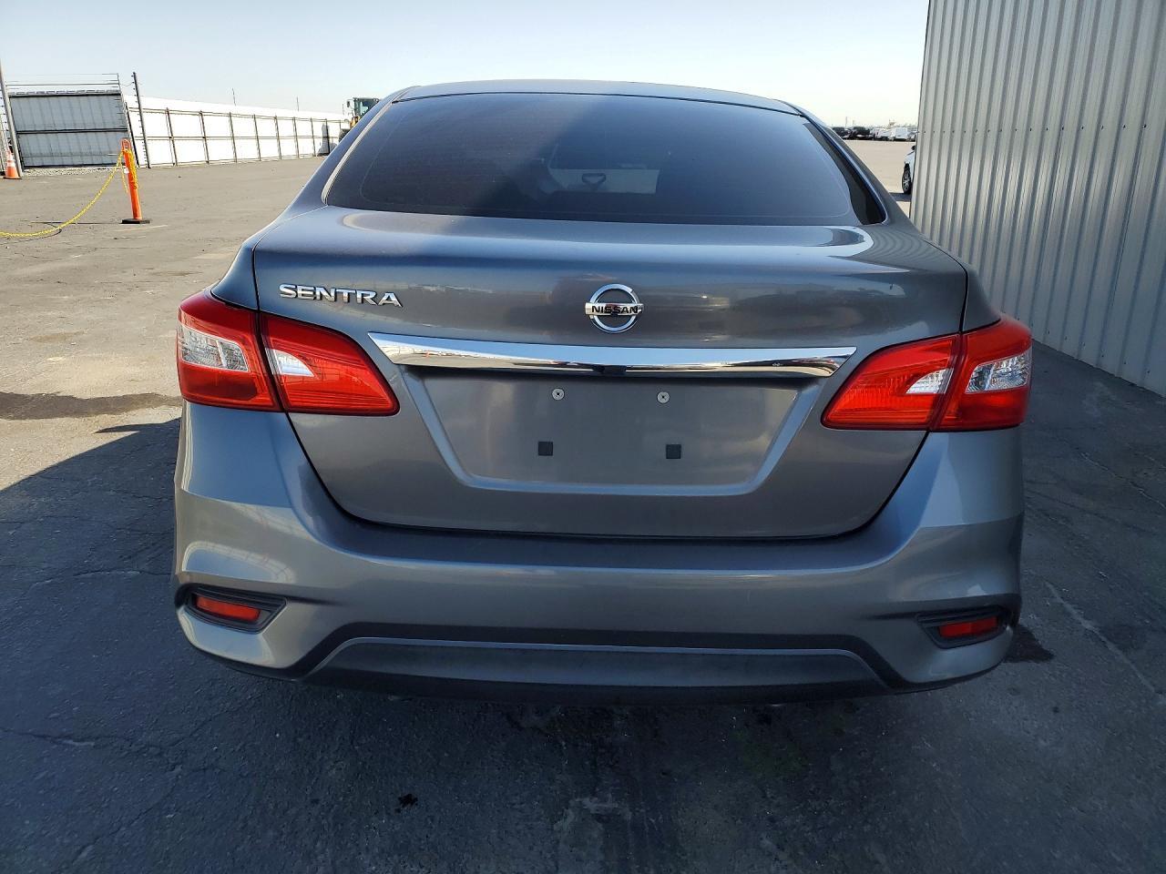 2016 Nissan Sentra S - Image 6