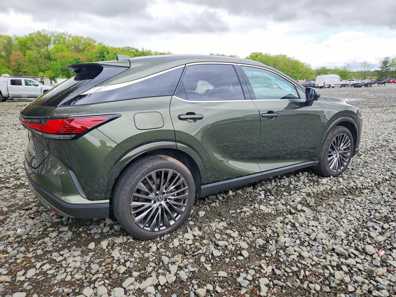 2025 Lexus Rx 450H+ Luxury - Image 3