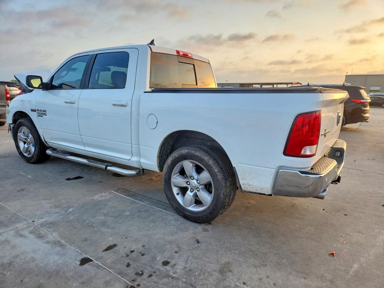 2019 Ram 1500 Classic Slt - Image 2