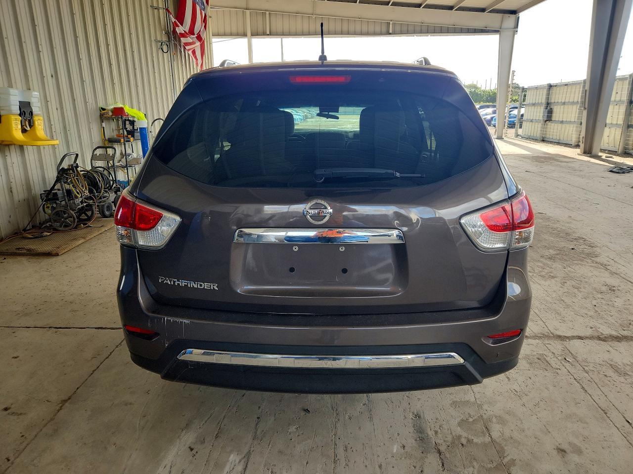 2016 Nissan Pathfinder S - Фото 6