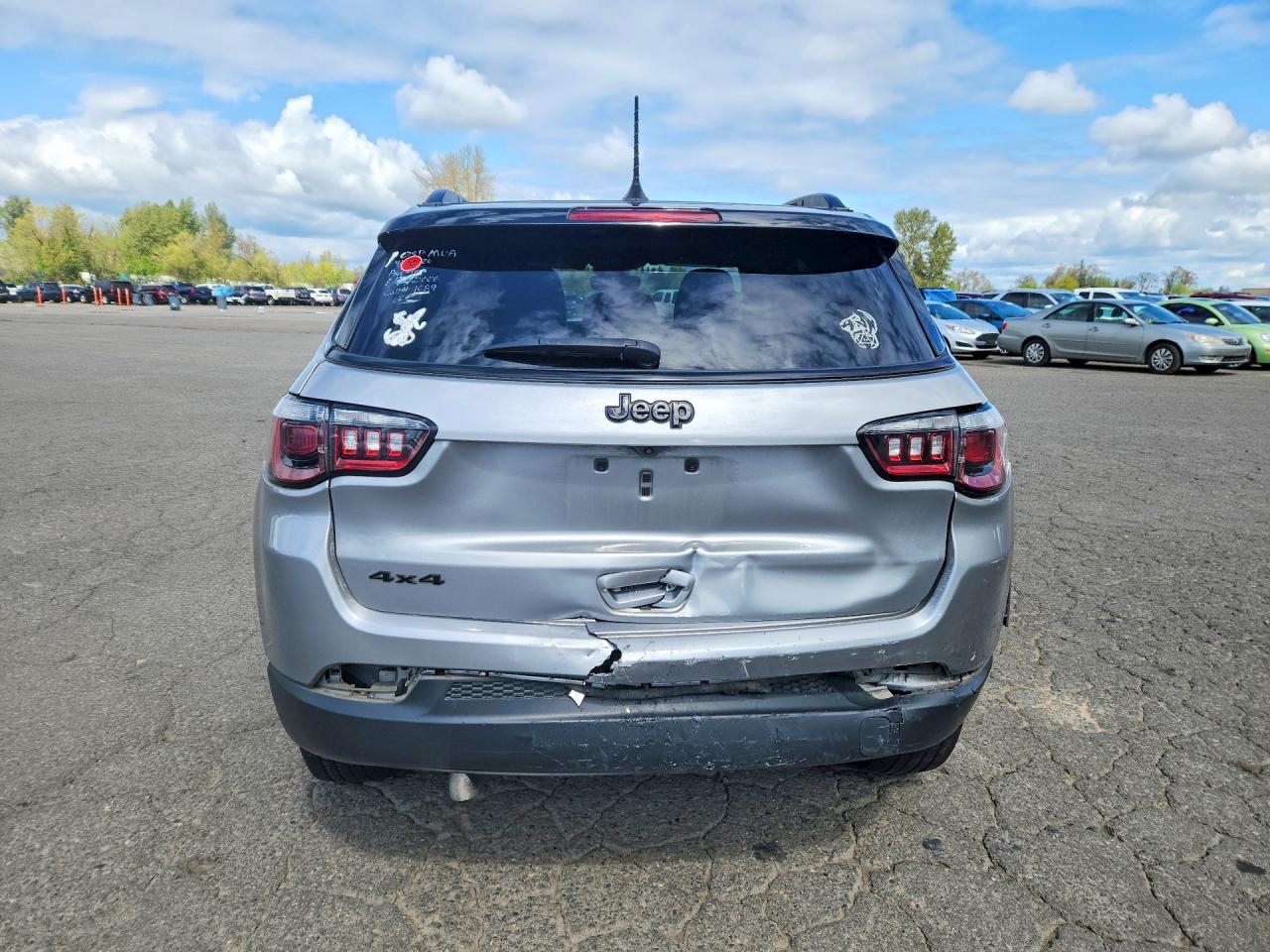 2023 Jeep Compass Latitude - Image 6