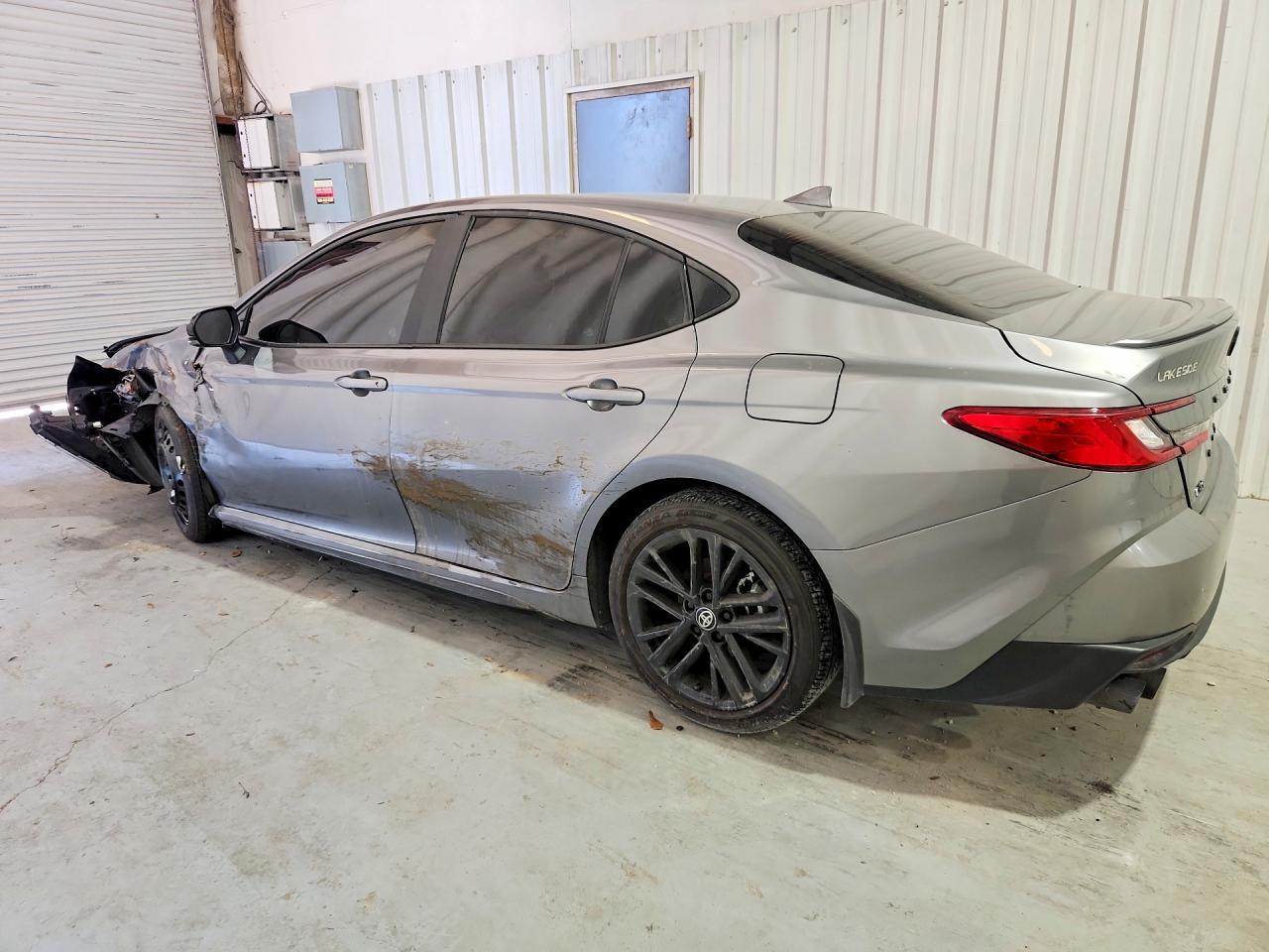 2025 Toyota Camry Se - Фото 2