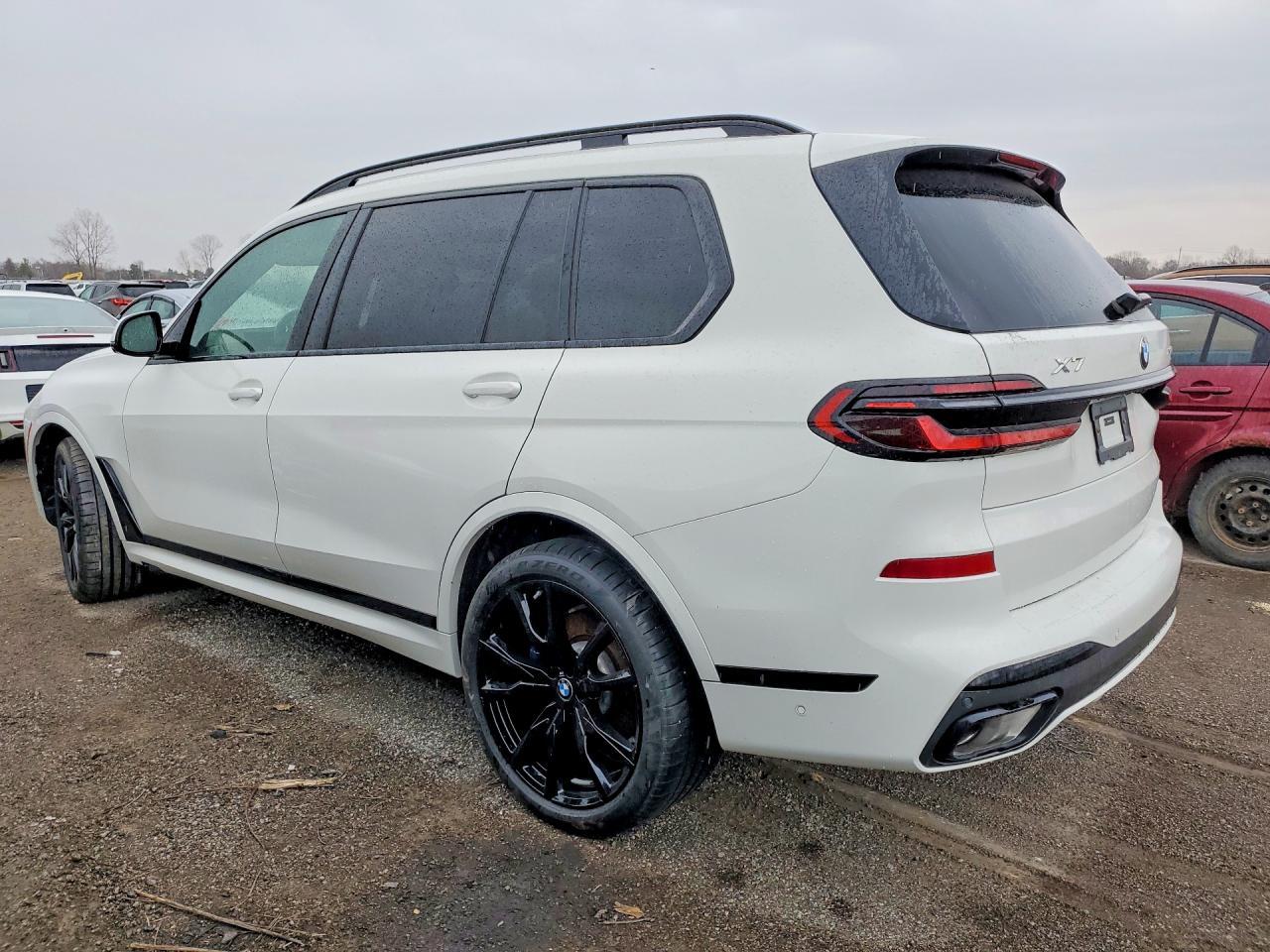 2025 BMW X7 xDrive40I - Image 2