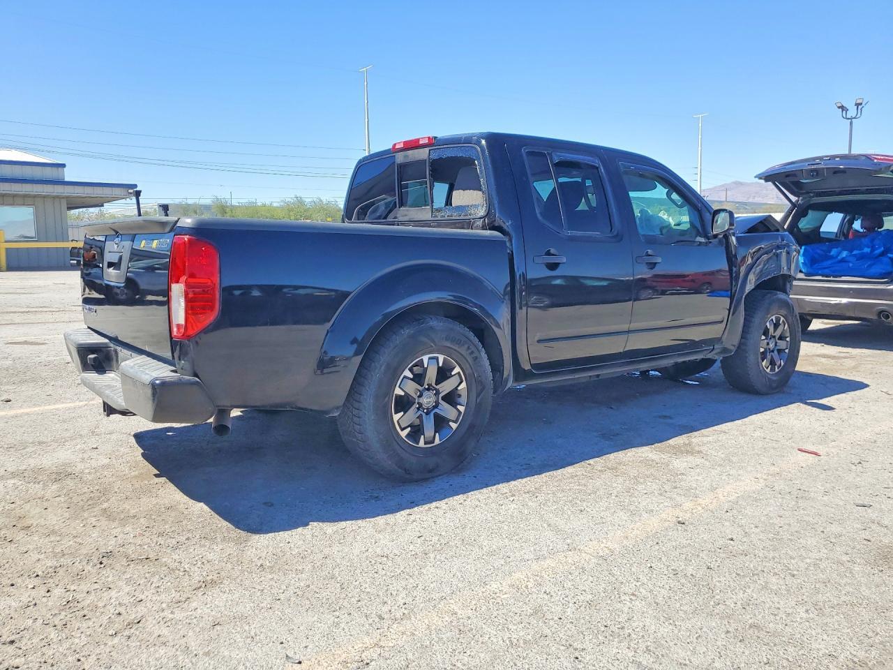 2016 Nissan Frontier Desert Runner - Image 3