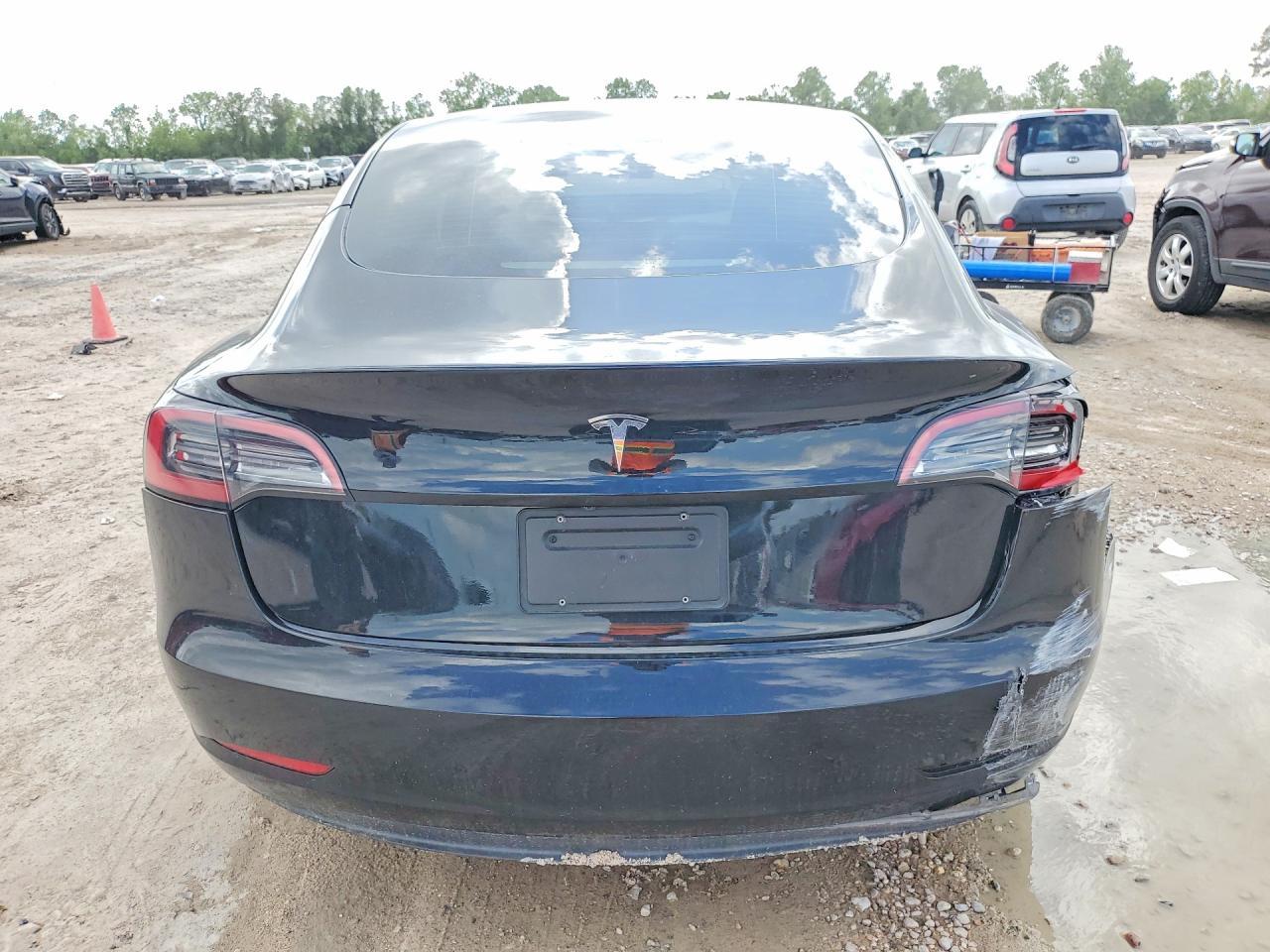 2023 Tesla Model 3 - Image 6