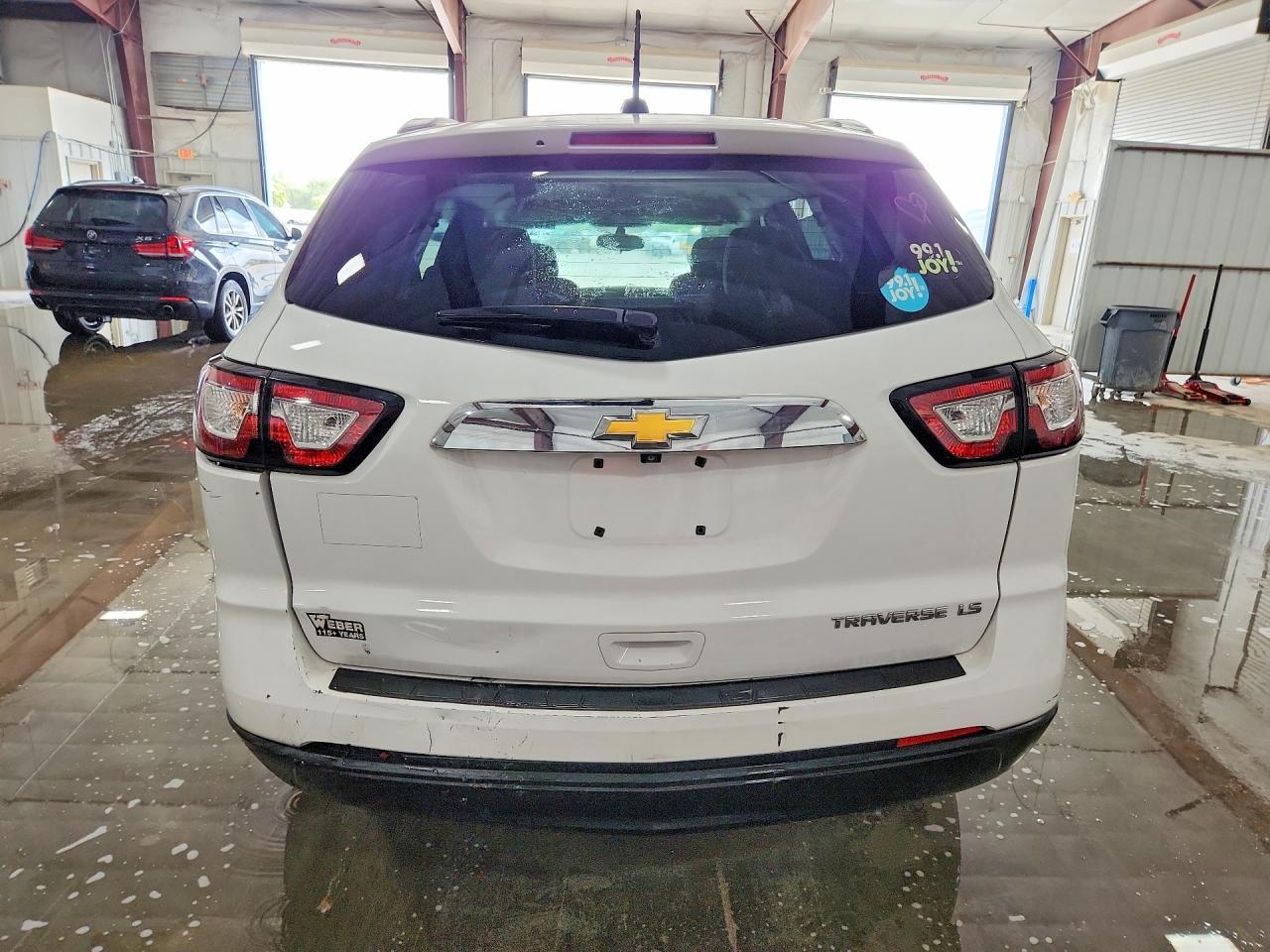 2016 Chevrolet Traverse Ls - Фото 6