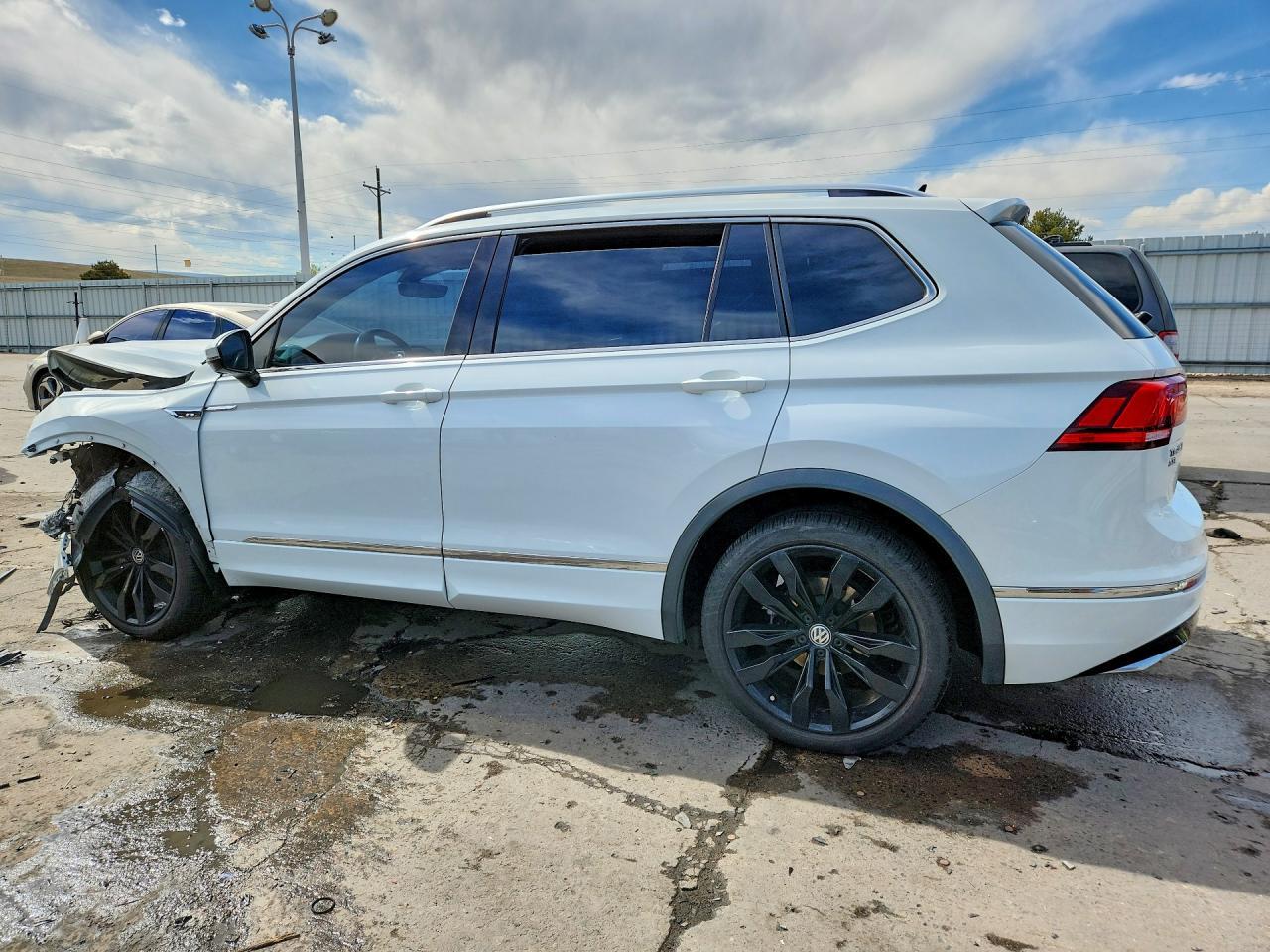 2020 Volkswagen Tiguan Sel Premium R-Line - Фото 2