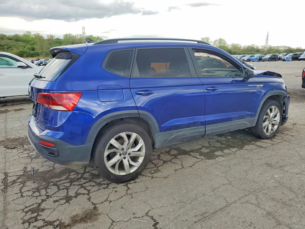 2023 Volkswagen Taos S - Image 3
