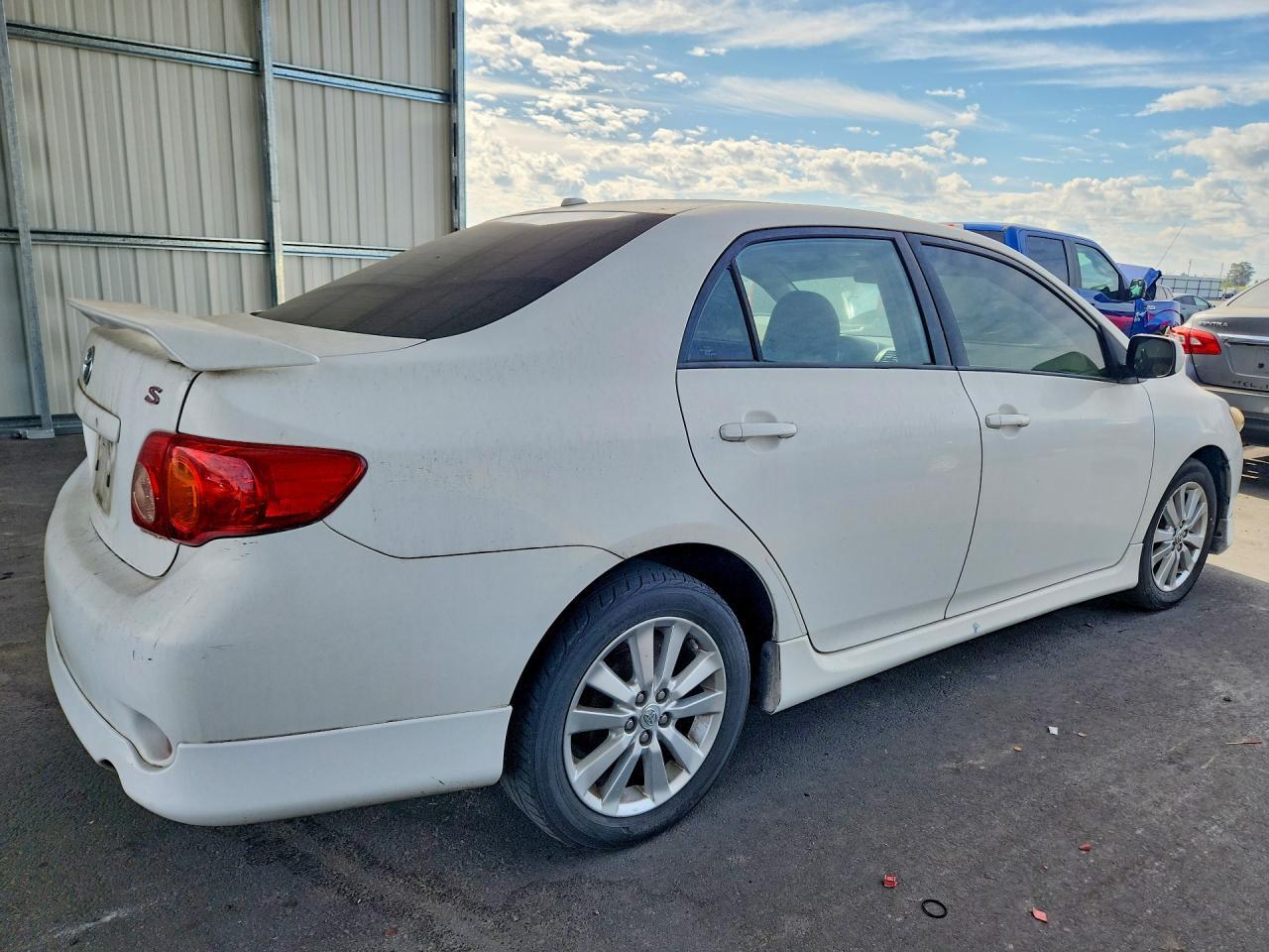 2010 Toyota Corolla S - Фото 3