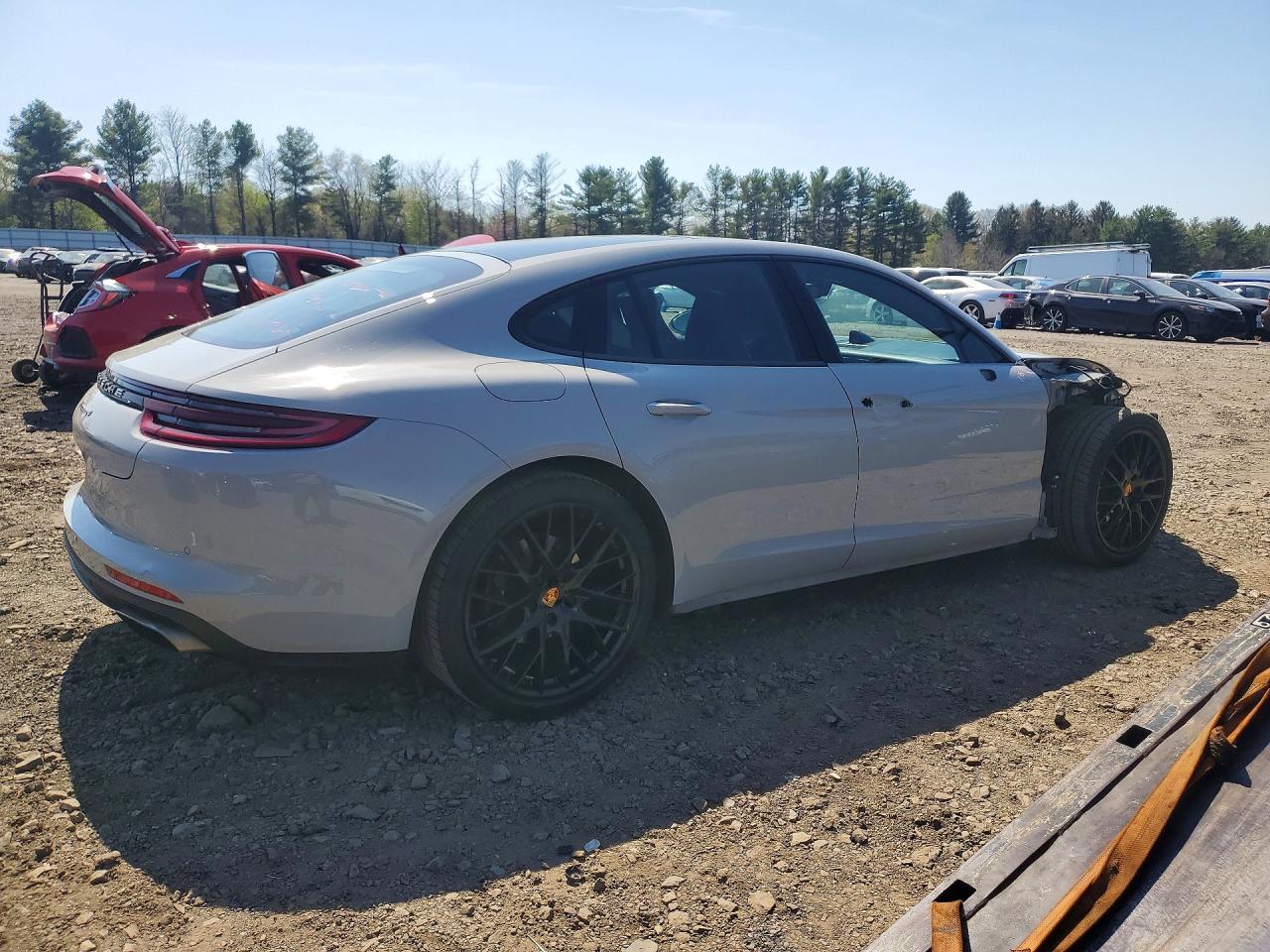 2018 Porsche Panamera 4 - Фото 3
