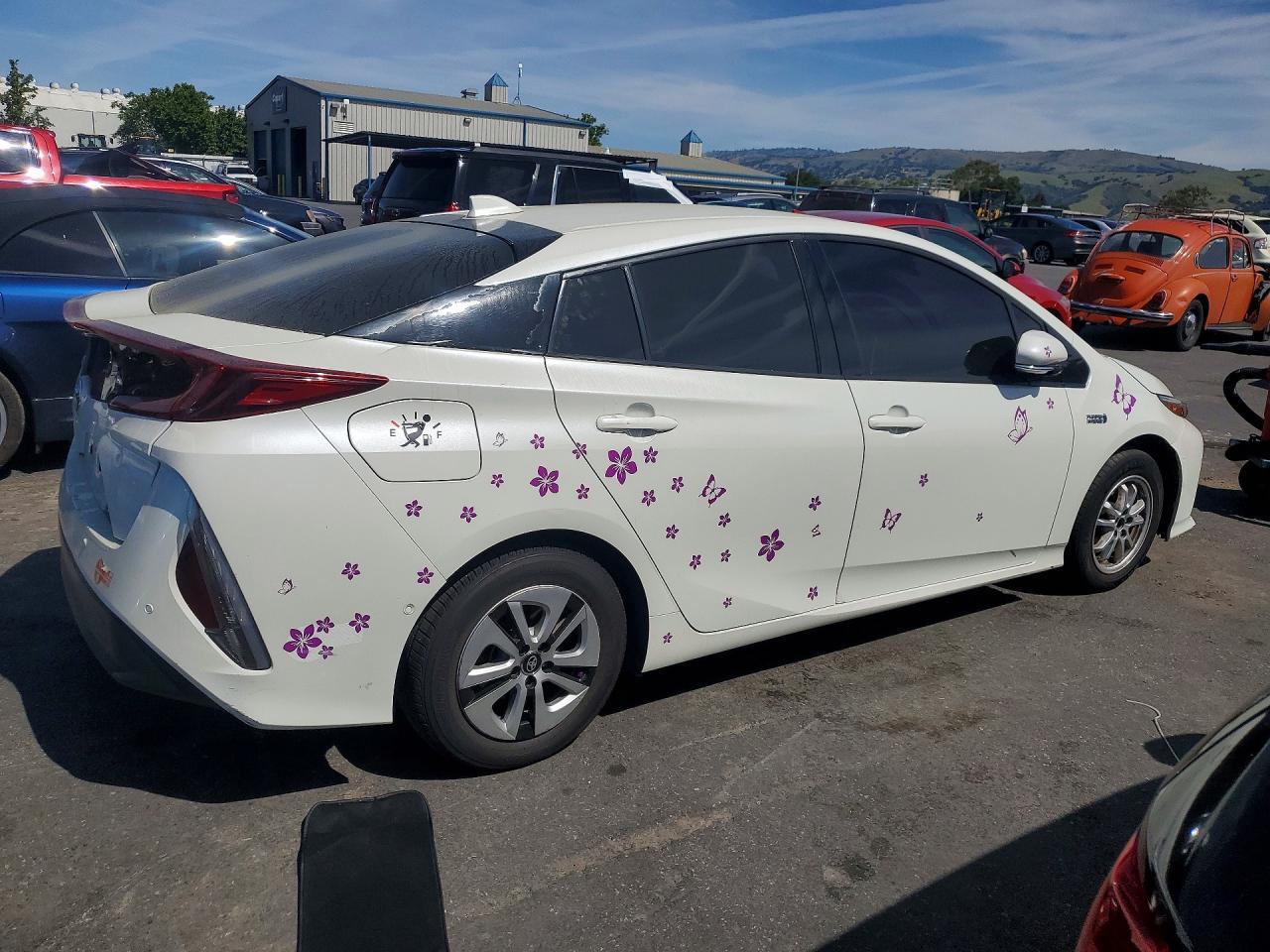 2017 Toyota Prius Prime Advanced - Фото 3
