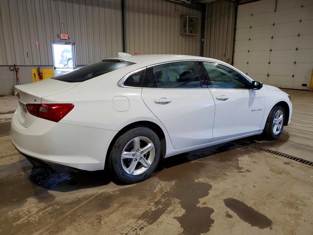 2023 Chevrolet Malibu Lt - Image 3