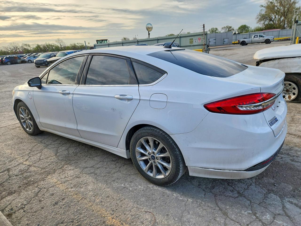 2017 Ford Fusion Se - Фото 2