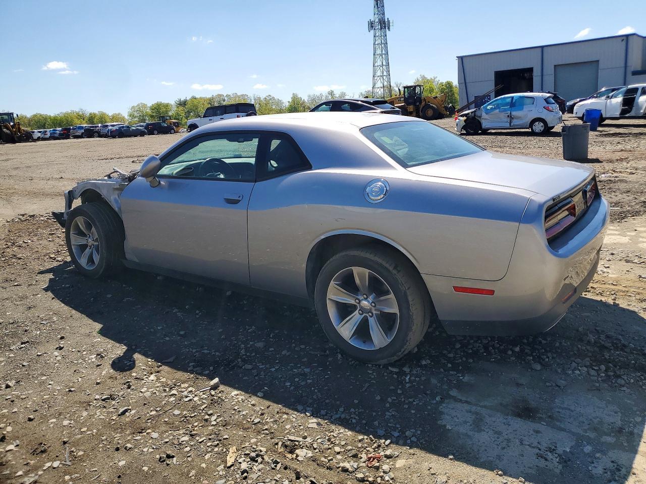 2017 Dodge Challenger Sxt - Фото 2