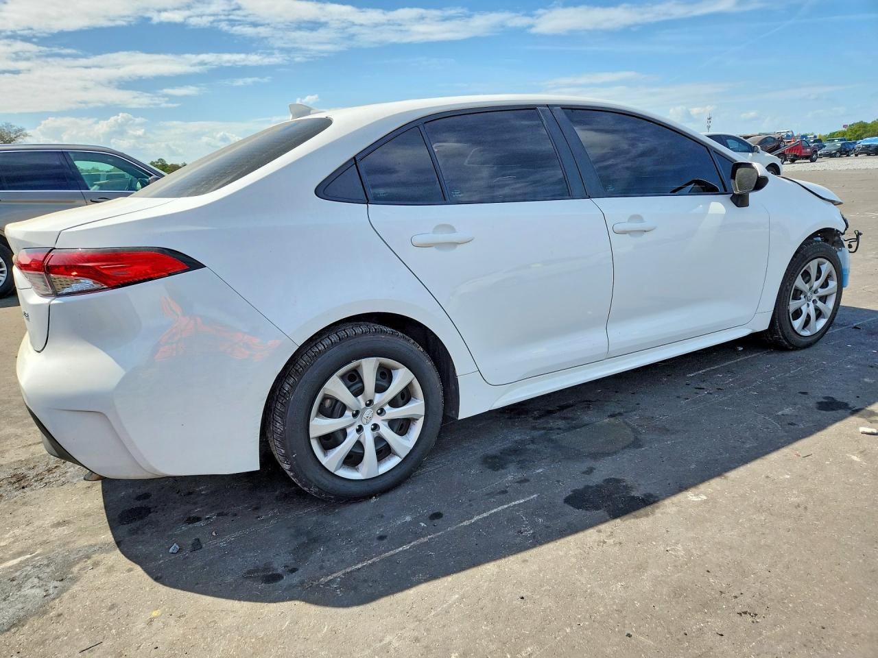 2024 Toyota Corolla Le - Фото 3