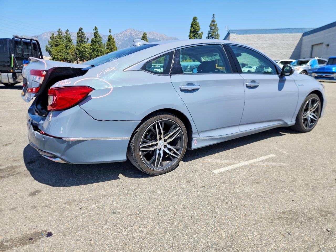 2022 Honda Accord Touring Hybrid - Image 3