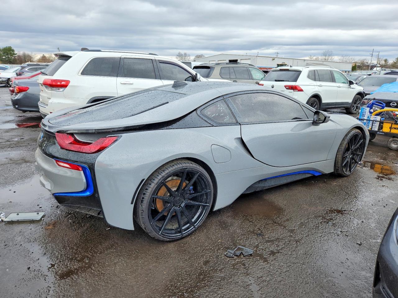 2016 BMW I8 - Фото 3