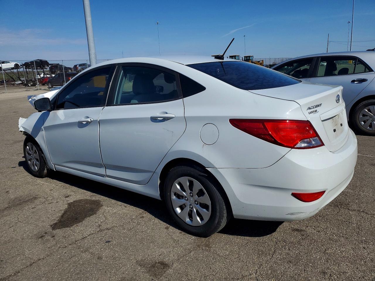 2017 Hyundai Accent Se - Фото 2