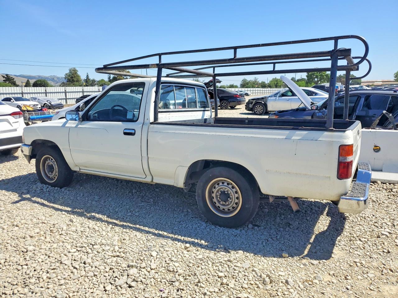 1991 Toyota Pickup Deluxe - Фото 2