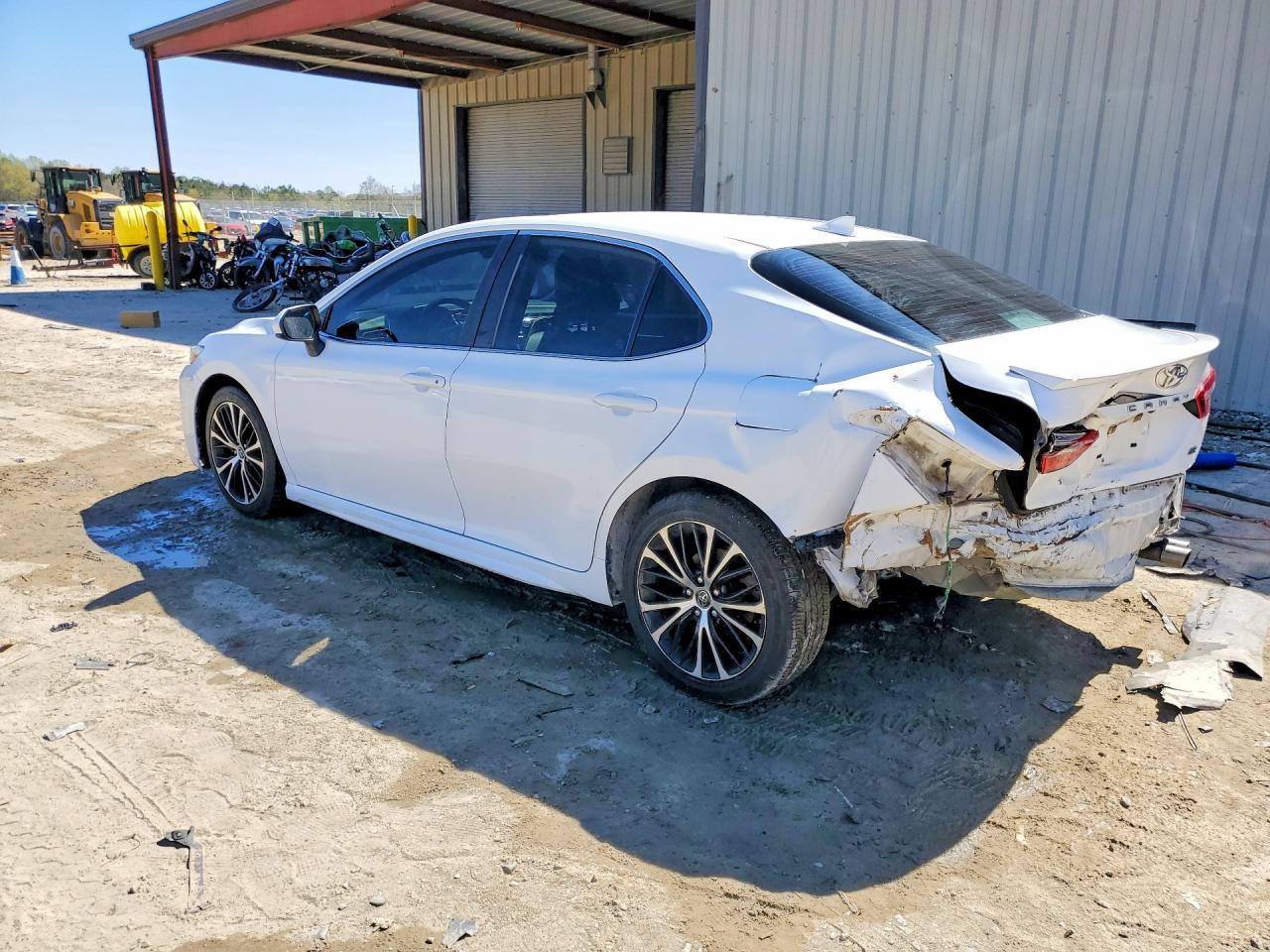 2019 Toyota Camry Se - Image 2