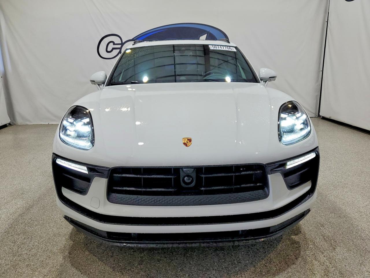 2024 Porsche Macan Base - Image 5