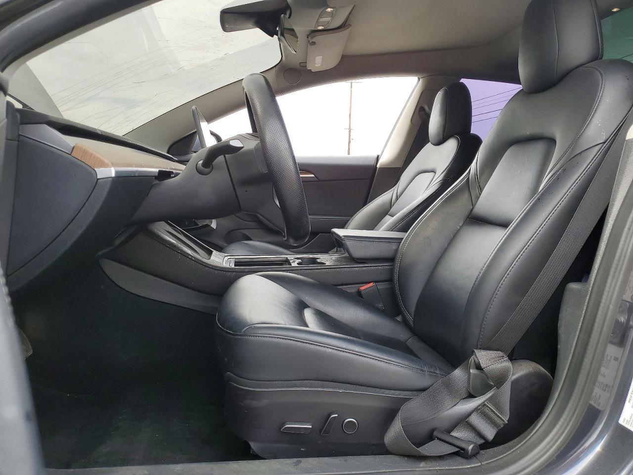 2023 Tesla Model 3 - Image 7