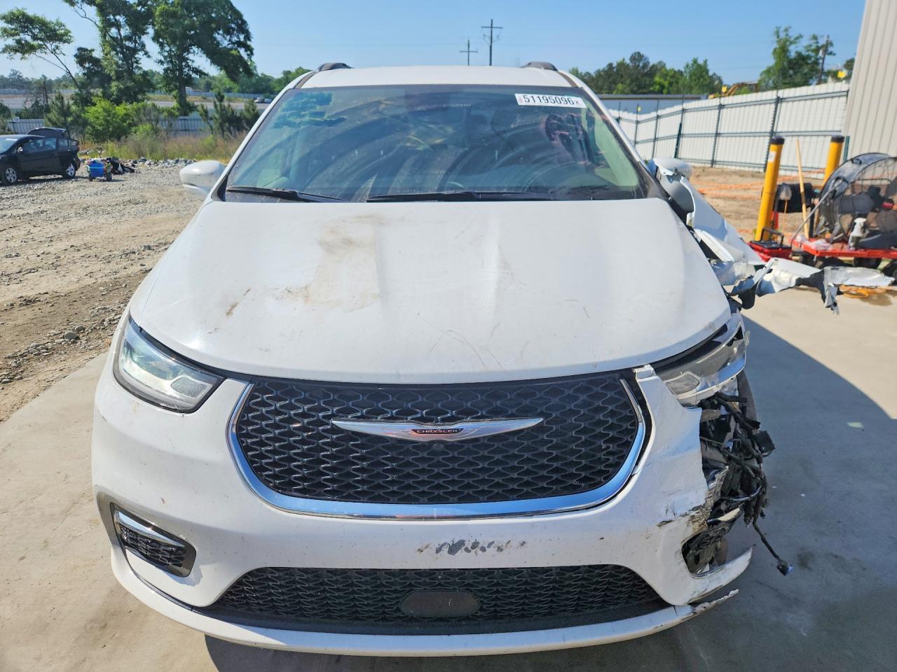 2022 Chrysler Pacifica Touring L - Image 5