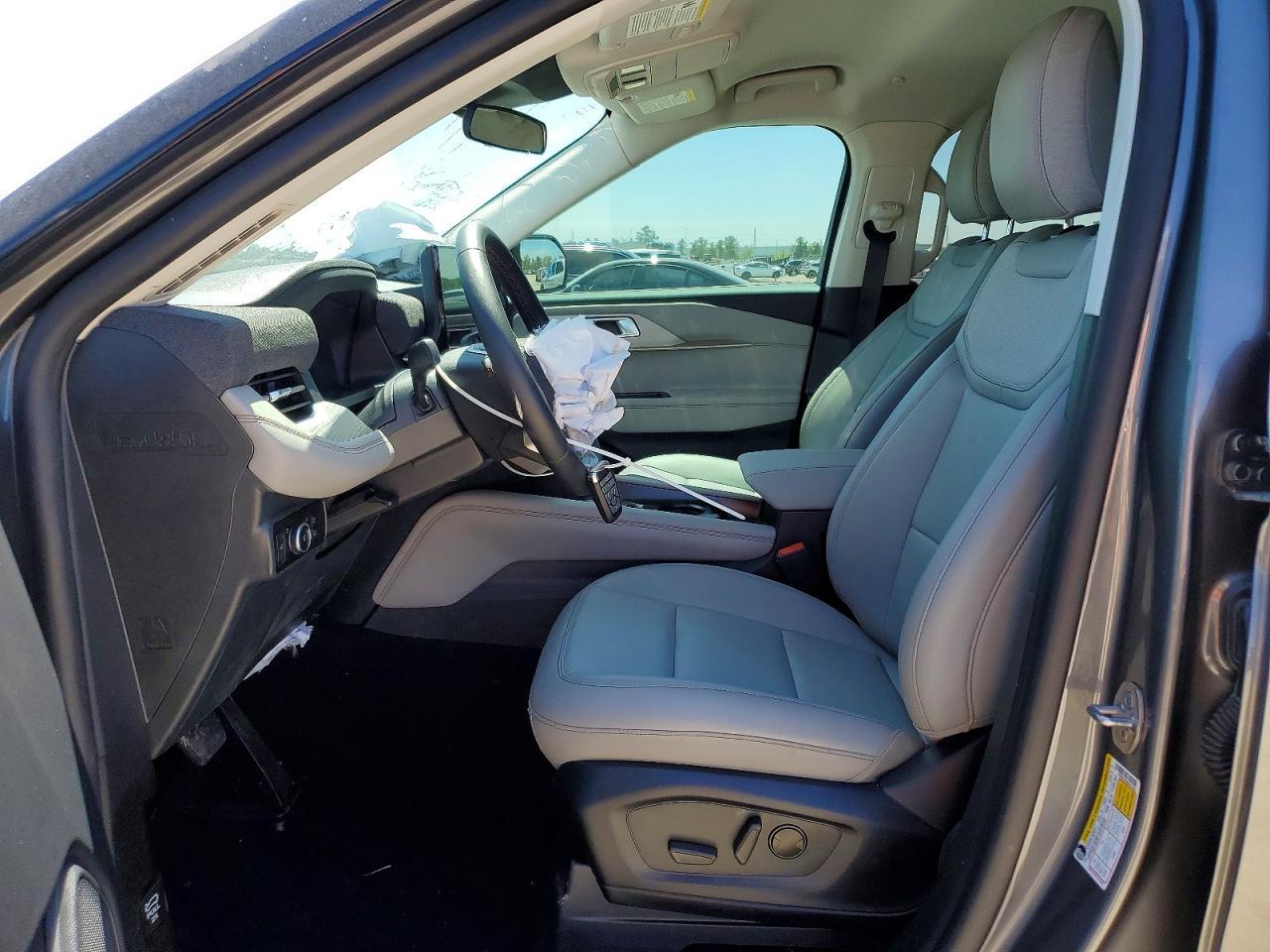 2025 Ford Explorer Active - Фото 7