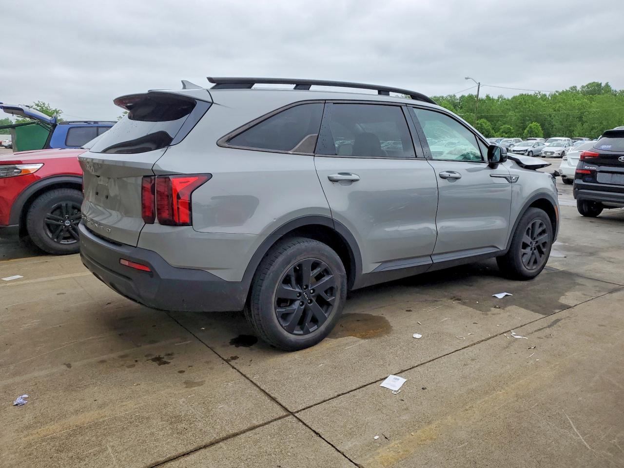 2022 Kia Sorento S - Image 3