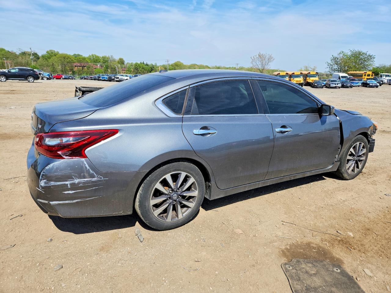 2017 Nissan Altima 25/ - Фото 3