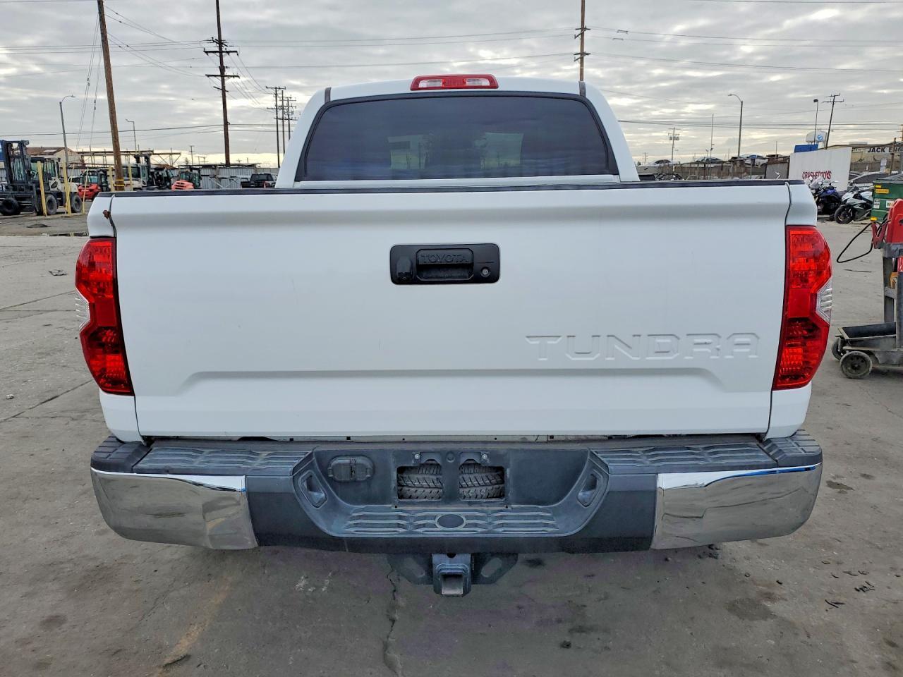2014 Toyota Tundra Crewmax Sr5 - Image 6