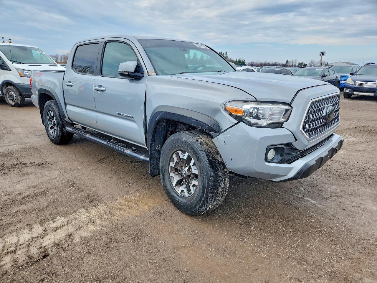 2018 Toyota Tacoma Double Cab - Image 4