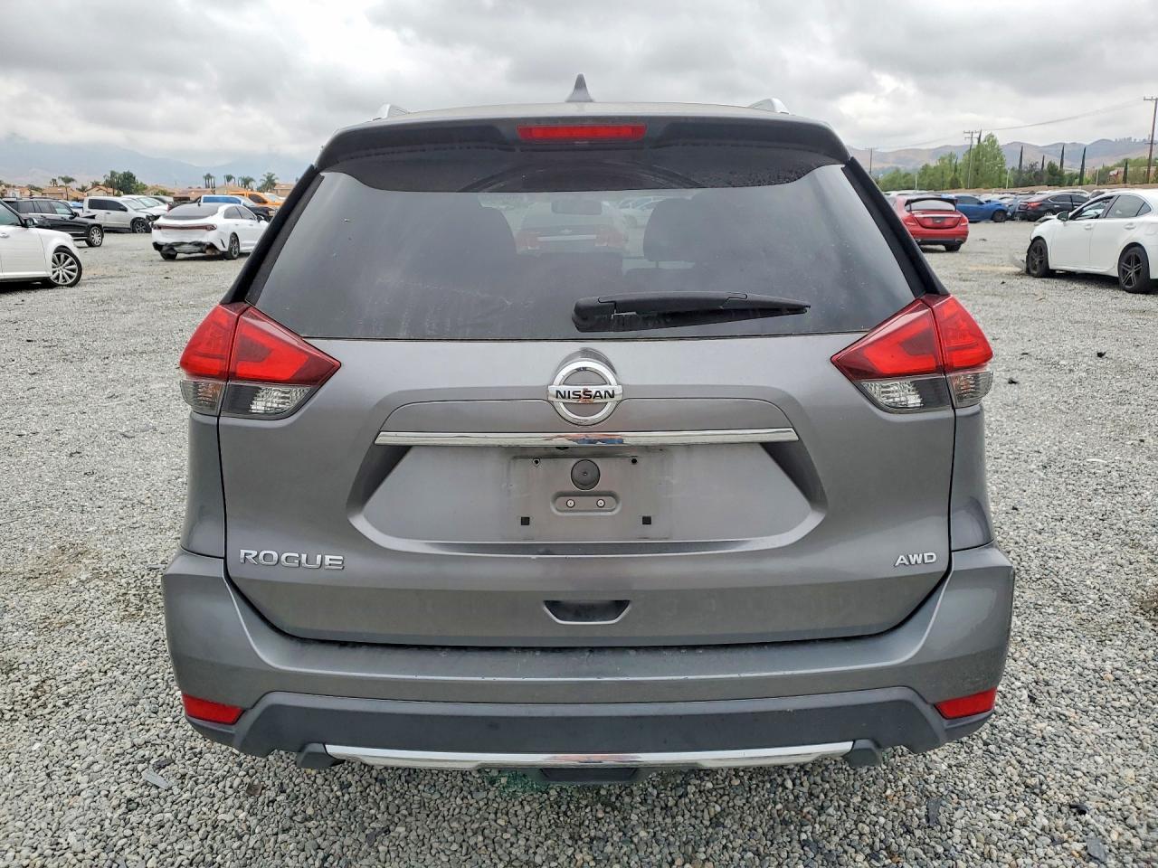 2017 Nissan Rogue S - Фото 6
