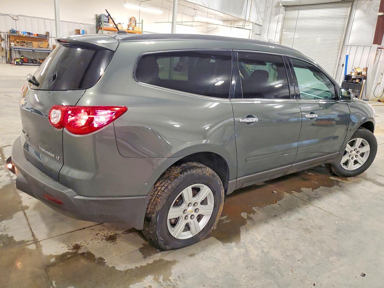 2011 Chevrolet Traverse Lt - Image 3