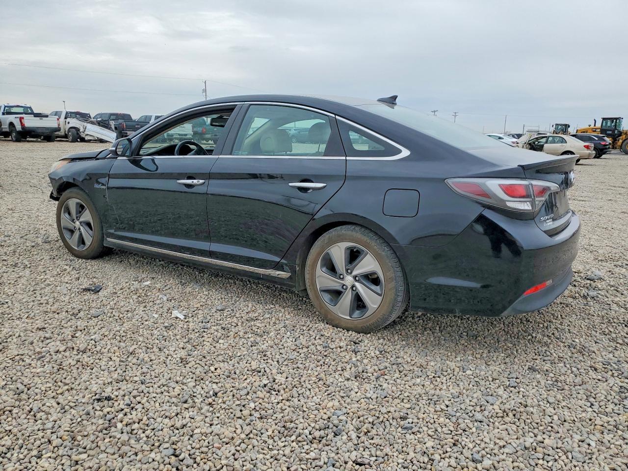 2017 Hyundai Sonata Hybrid Limited - Image 2