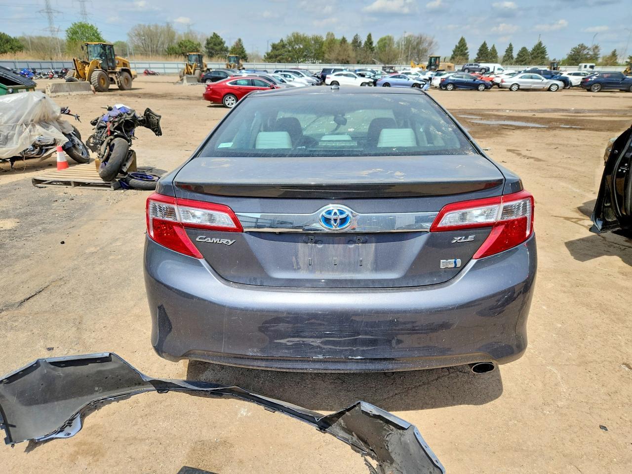 2012 Toyota Camry Hybrid Xle - Image 6