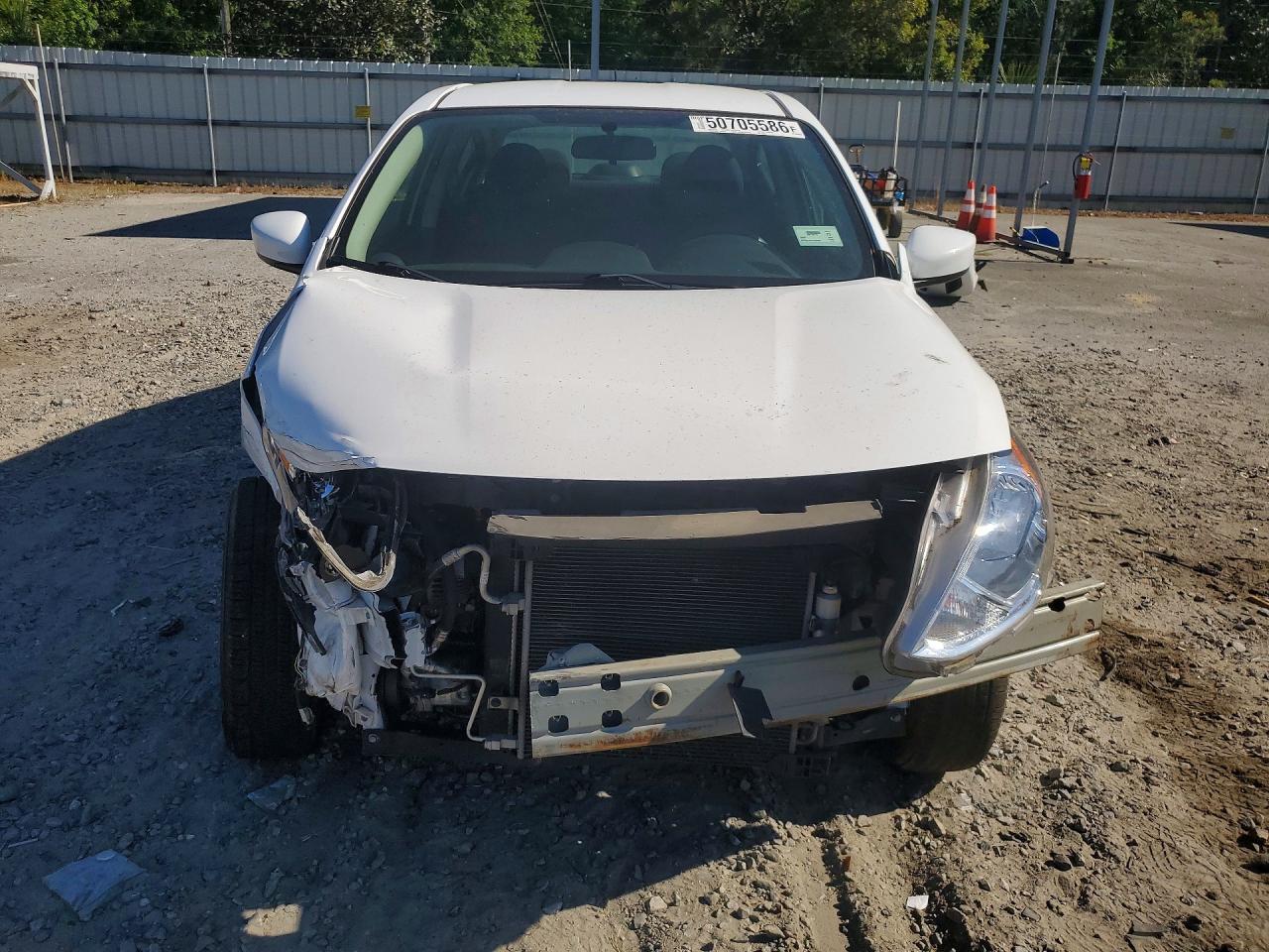 2018 Nissan Versa S - Фото 5
